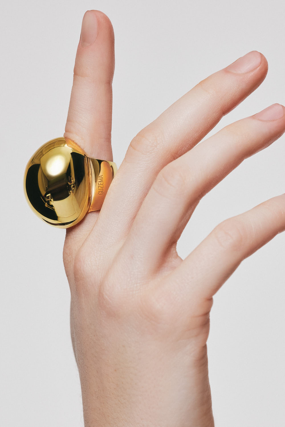 Замовити Каблучка, велика овальна куля, жовте золото онлайн
